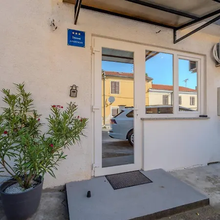 Cukar Appartement Pula